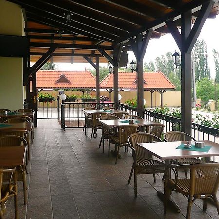 Penzion Kastiel Velky Krtis Esterno foto