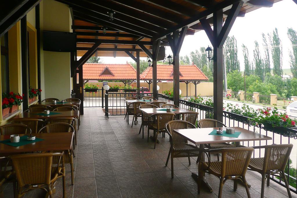 Penzion Kastiel Velky Krtis Esterno foto